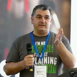 Picture of Antonio Villamarín